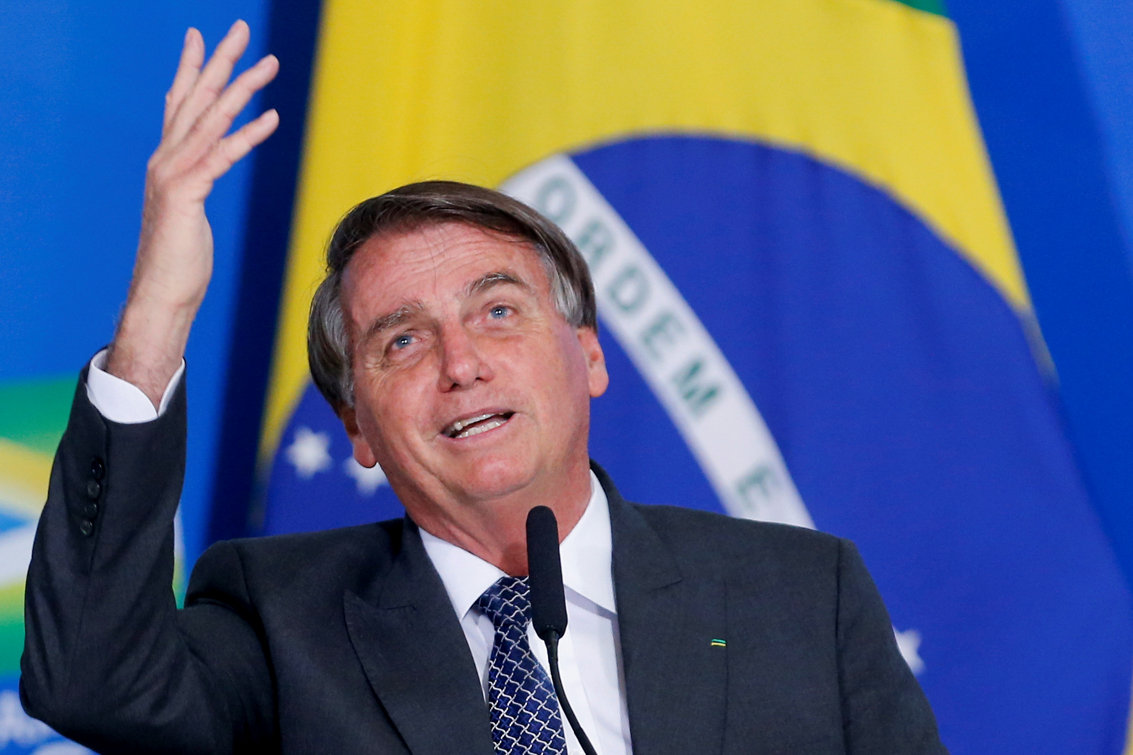 Bolsonaro recepciona 68 repatriados brasileiros e de outras nacionalidades vindos da Ucrânia