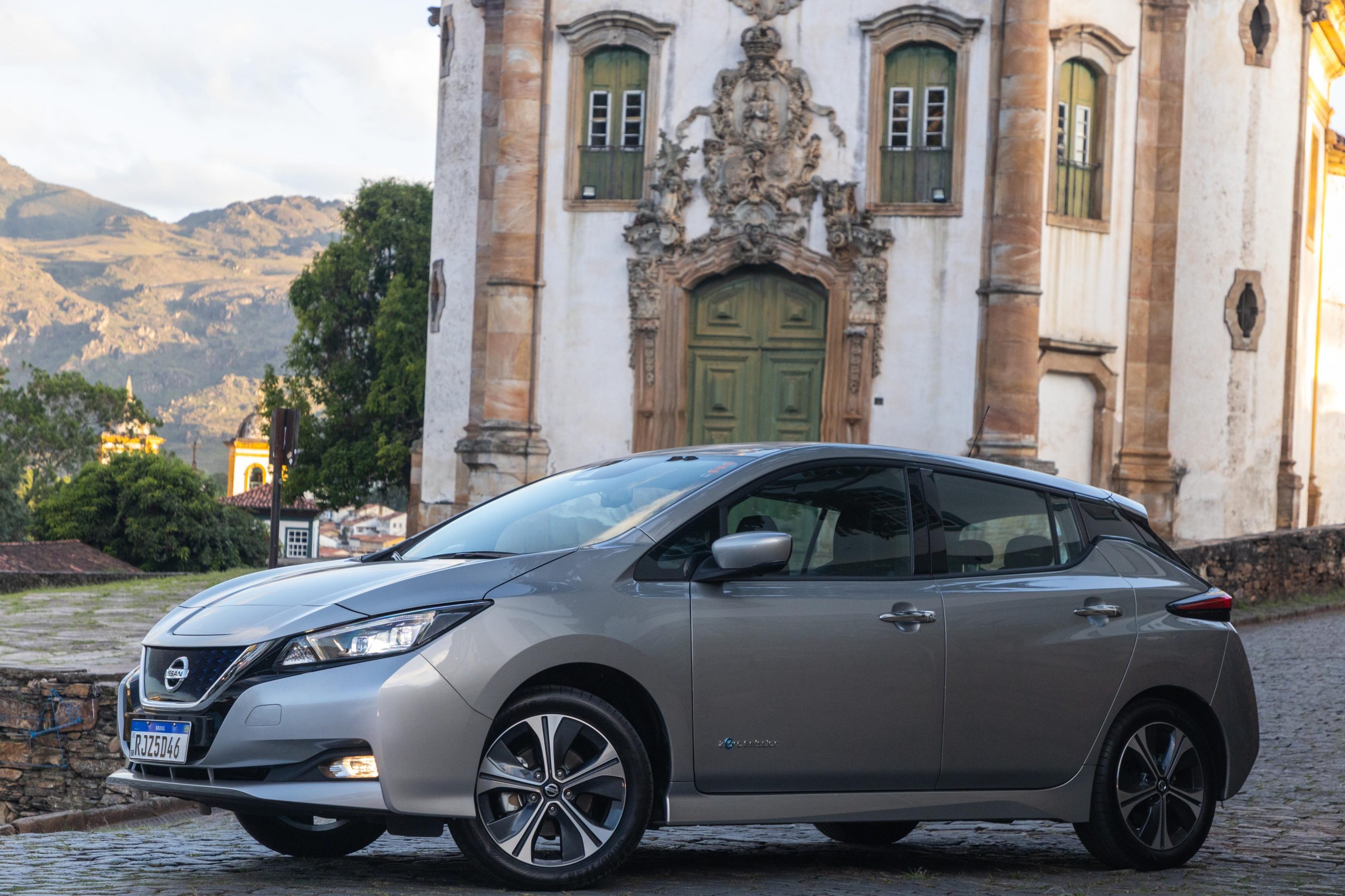 Carro 100% elétrico mais vendido no mundo chega a mais cidades brasileiras