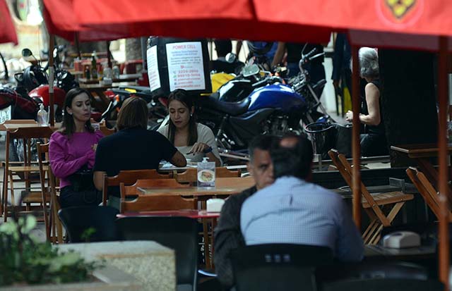 Carnaval: movimento aquém do esperado nos bares e restaurantes