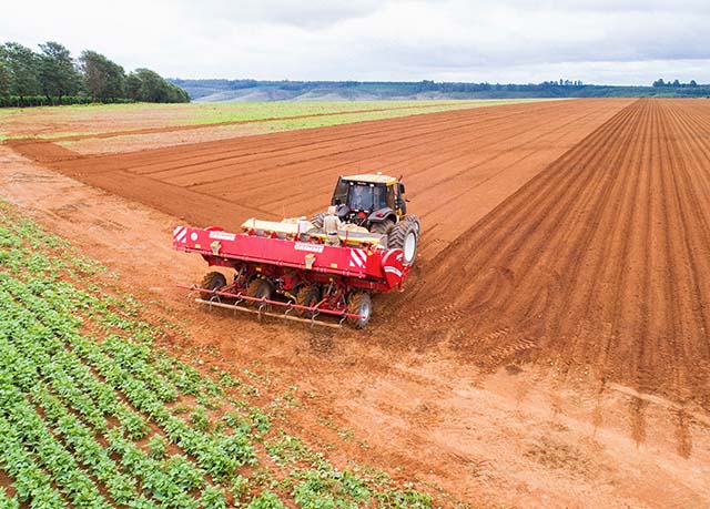 O risco de desabastecimento de fertilizantes preocupa os produtores rurais para o plantio da safra 2022/23 no País | Crédito: Agrobeloni/Divulgação