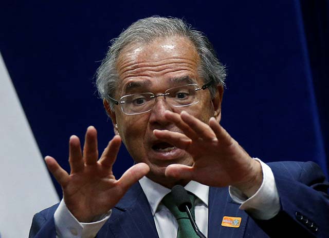 Paulo Guedes critica guerra e sanções econômicas