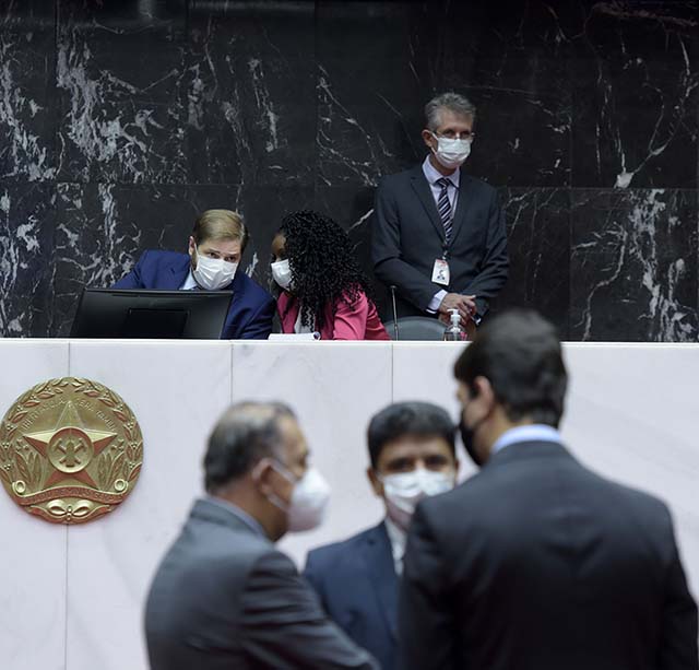 Reajuste para servidores públicos é aprovado em 1º turno na ALMG