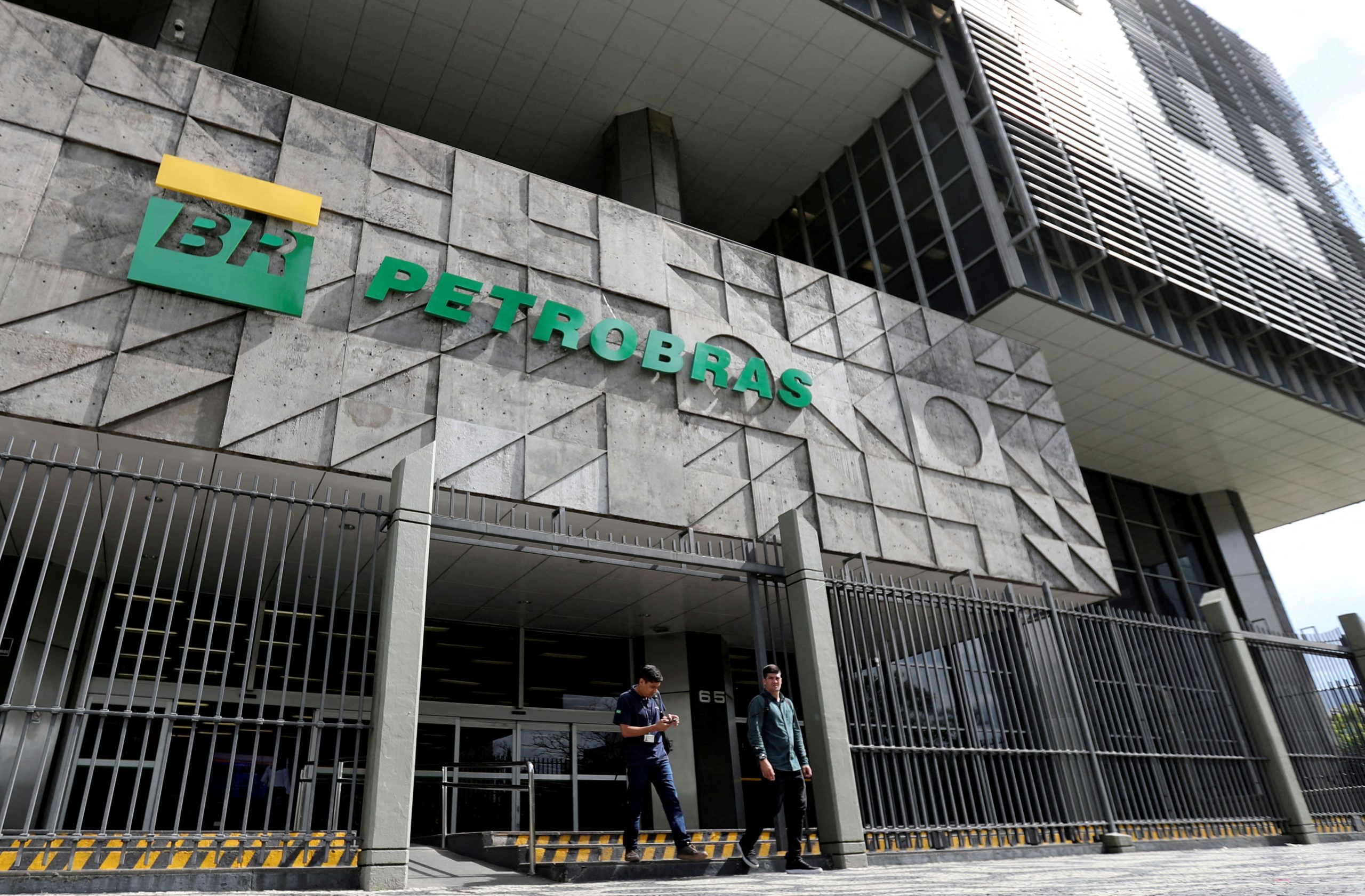 Petrobras elege novo conselho com maior participação de minoritários
