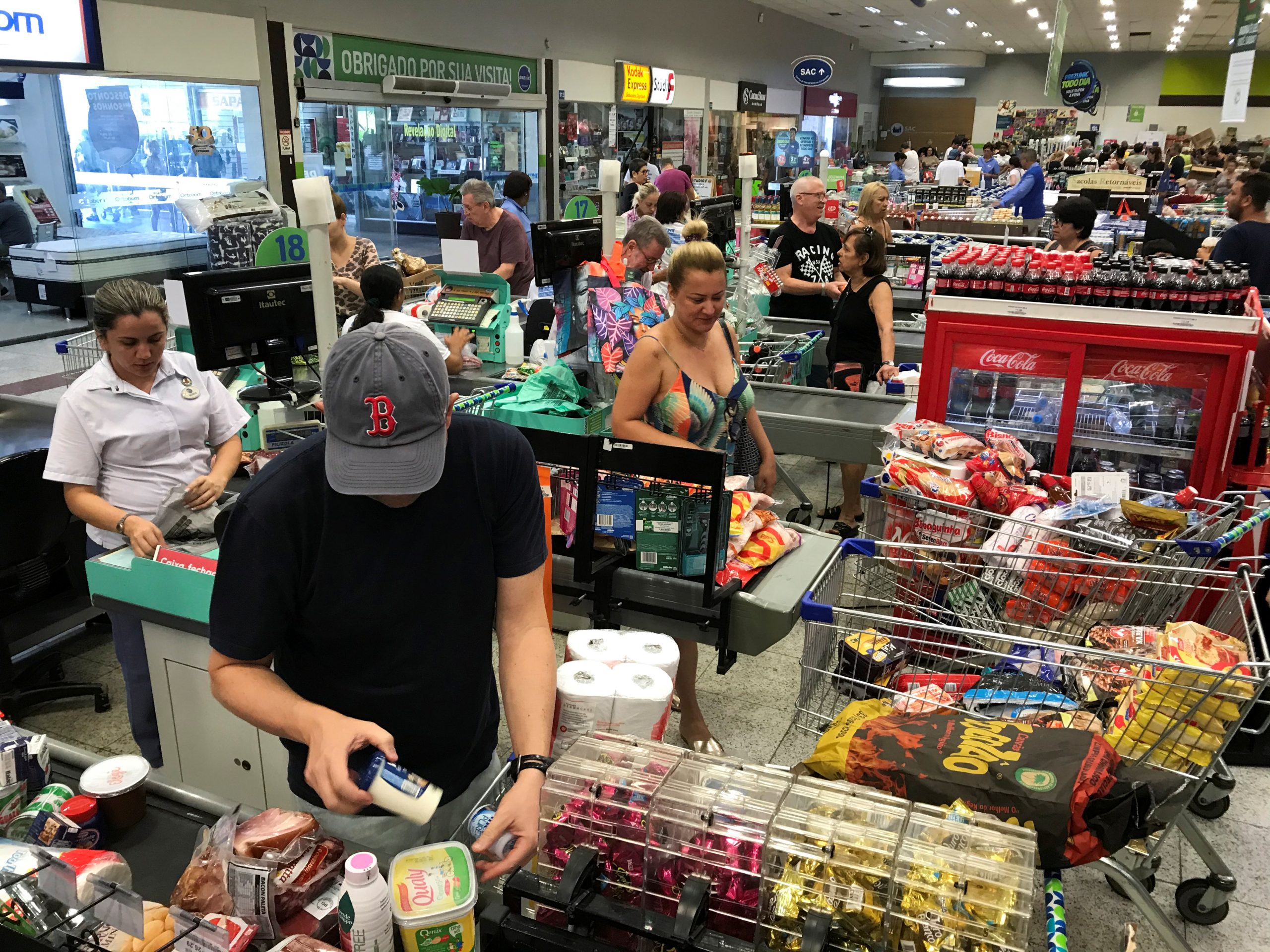 Vendas de supermercados no 1º tri crescem abaixo da inflação