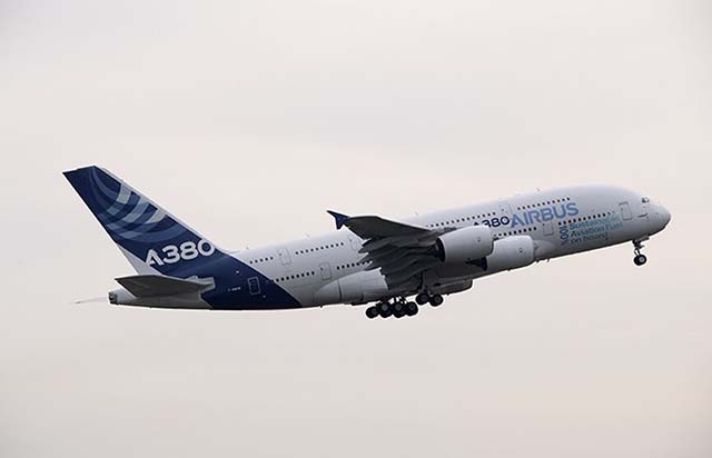 Primeiro A380 com combustível verde chega aos céus