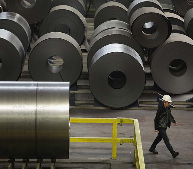Produção nacional de aço bruto cai 2,4% no trimestre