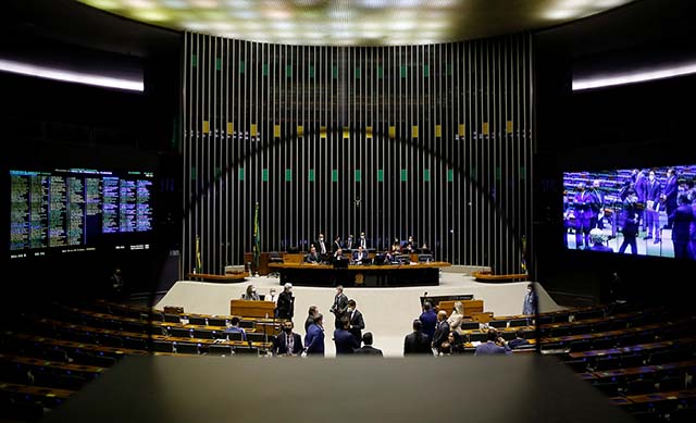Câmara aprova fixação de auxílio em R$ 400