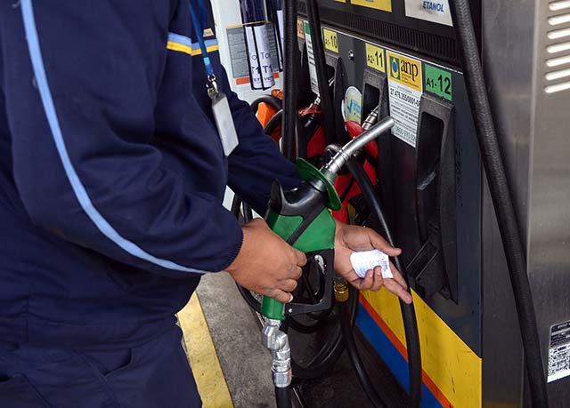 Oferta de etanol para postos gera polêmica em Minas