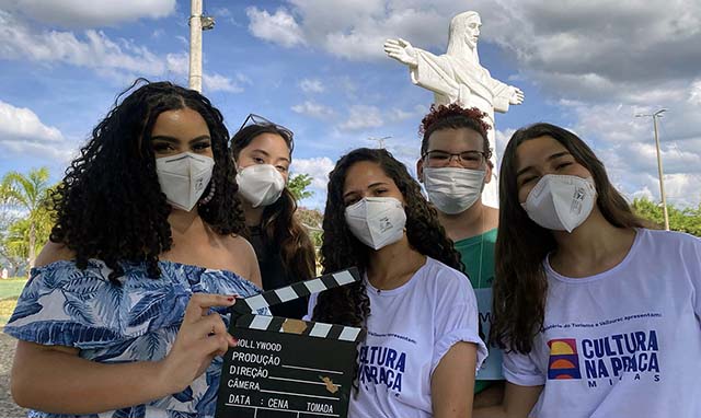 Adolescentes viram cineastas e produzem curtas em Minas