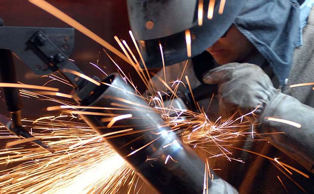 Inflação industrial avança 3,13% em março, aponta IBGE