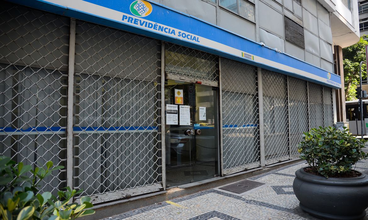 Reajuste do INSS fica menor com desconto do Imposto de Renda