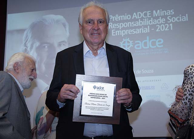 Menin recebeu Prêmio de Responsabilidade Social e Empresrial | Crédito: ADCE/Divulgação