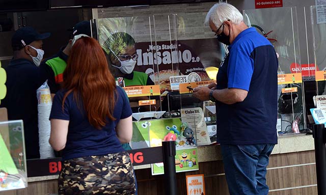Volume de serviços no Estado avança 2% em fevereiro