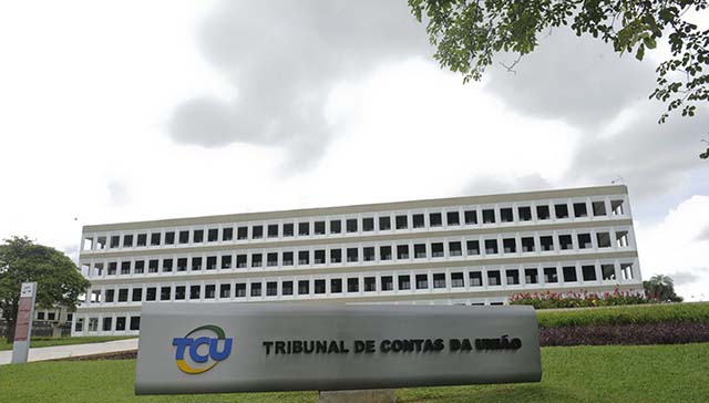 TCU dá aval para Mercadante assumir banco