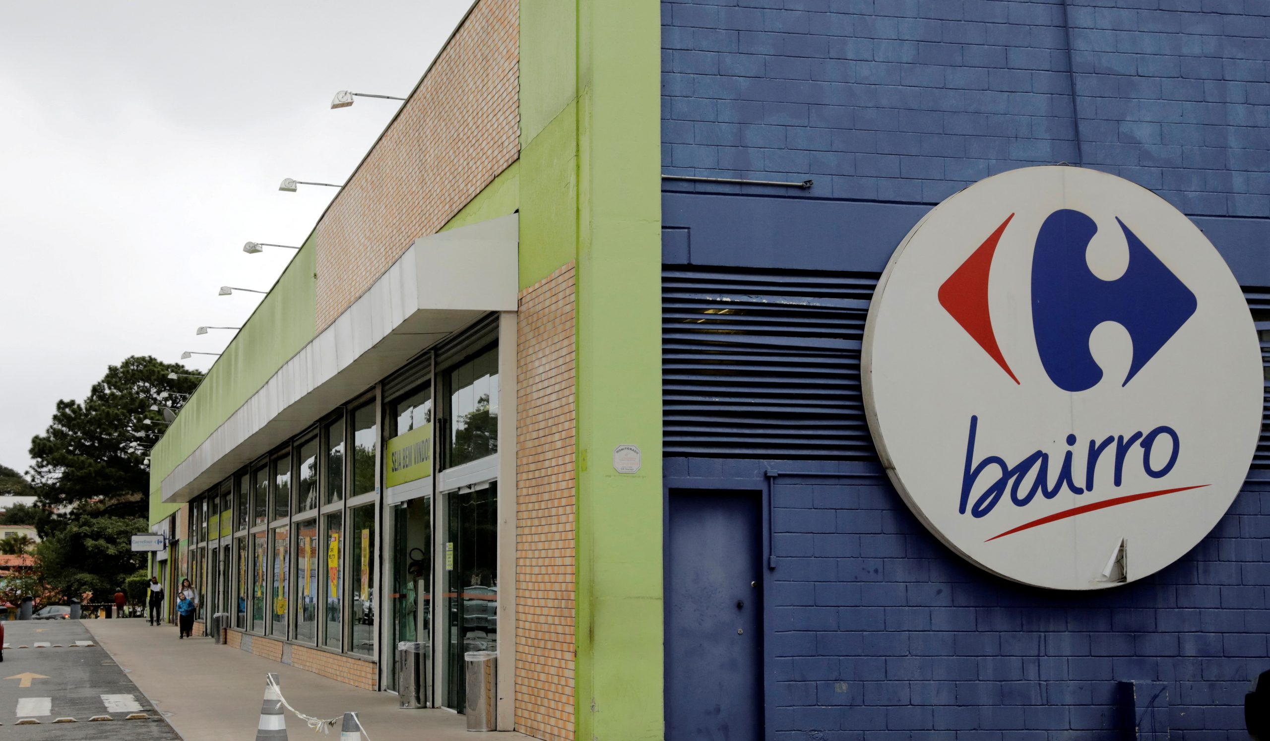 Carrefour Brasil vê vendas mesmas lojas de varejo alimentar com forte alta em abril