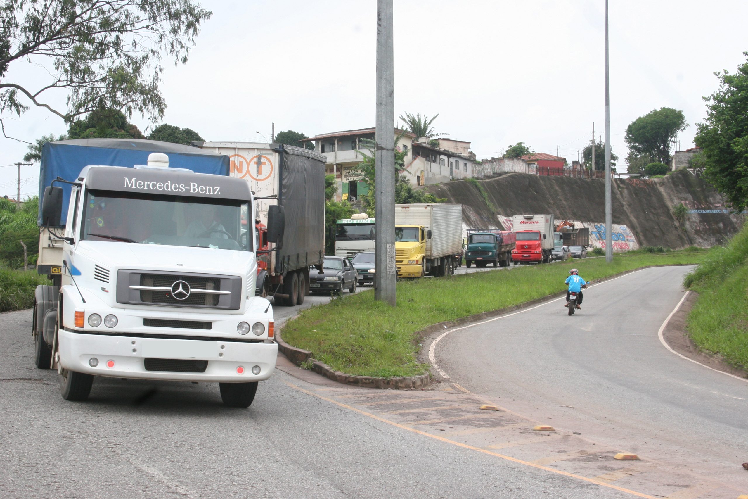 Bolsonaro muda cálculo de frete a caminhoneiros após aumento do diesel
