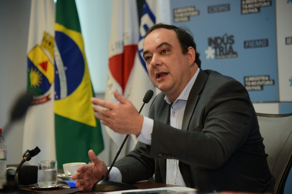 Flávio Roscoe, presidente da Fiemg, explica sobre exploração na Serra do Curral | Crédito: Sebastião Jacinto Júnior