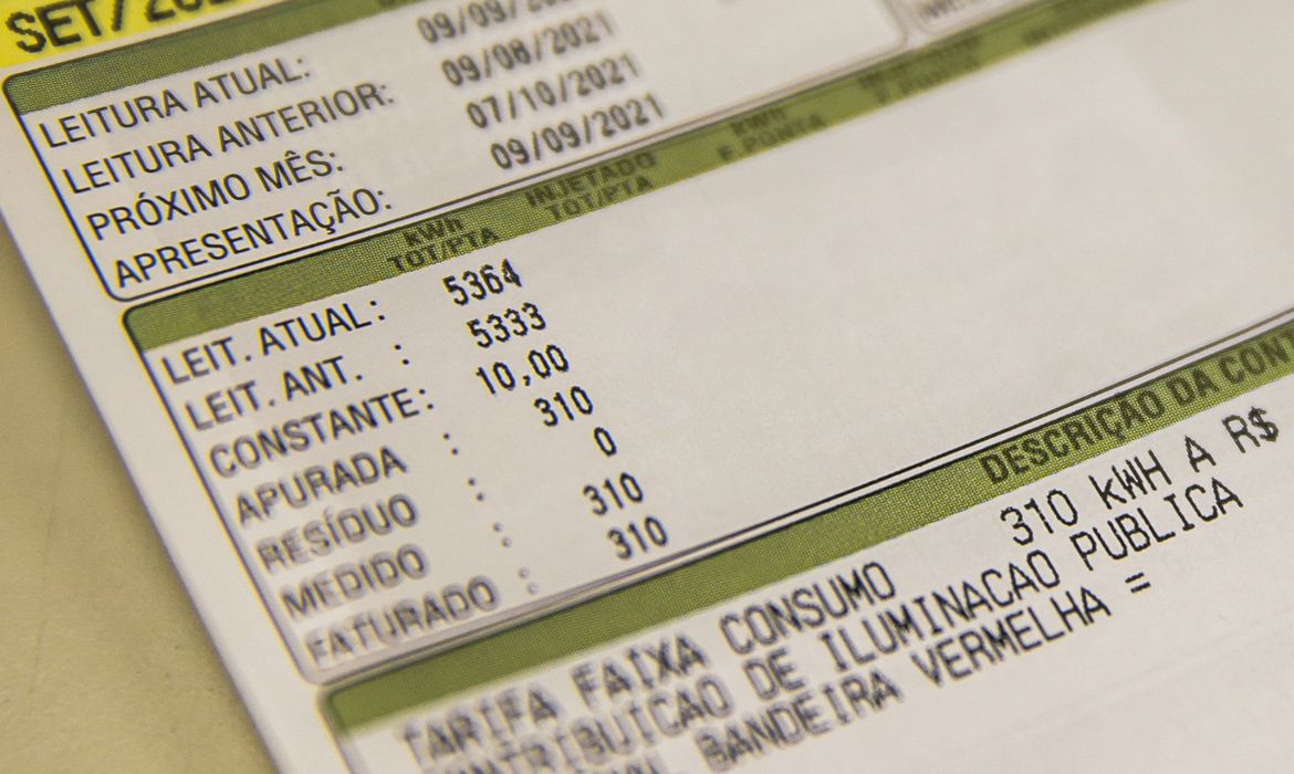 Senado recebe proposta para reduzir conta de luz em 13,5%