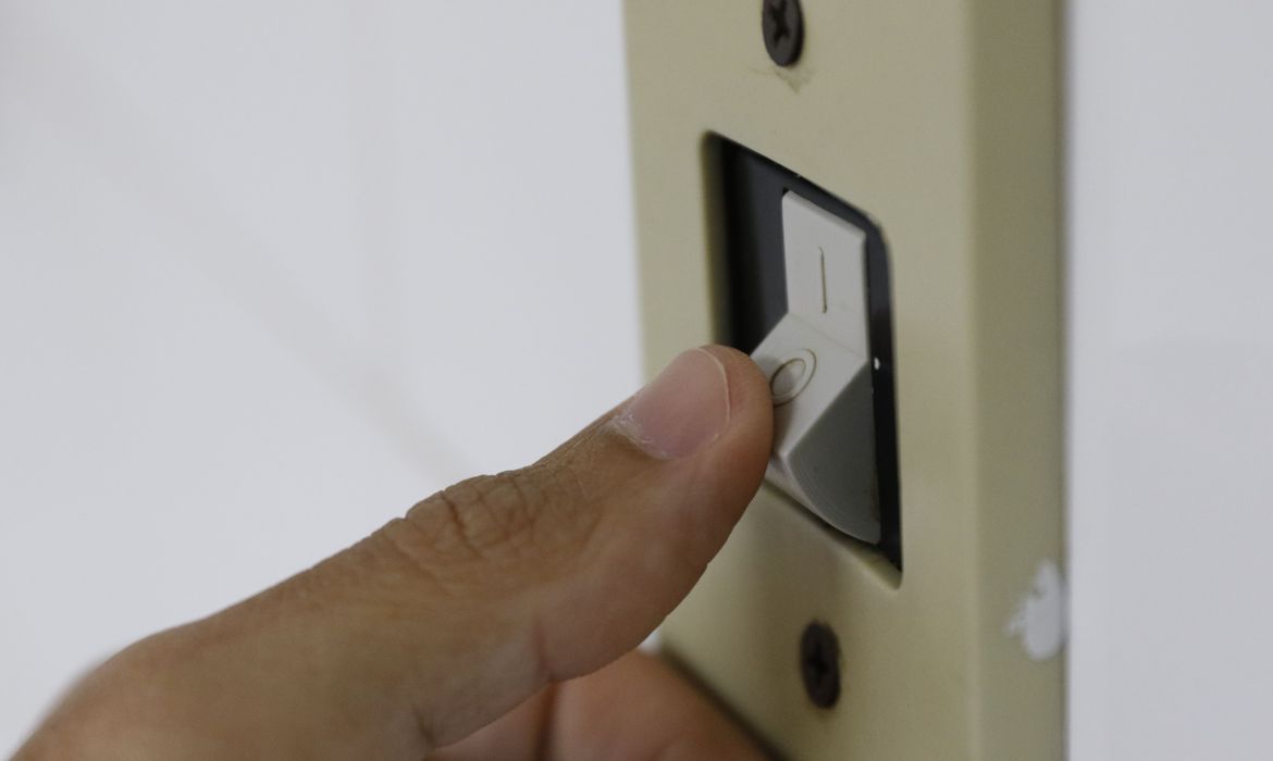 Redução adicional não deve vir antes de eleição