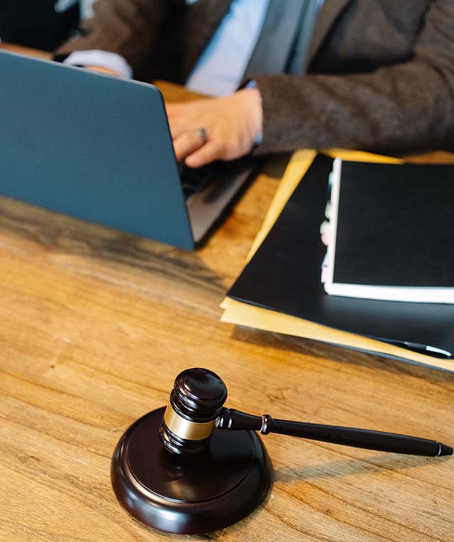 Área jurídica busca reduzir defasagem no meio virtual