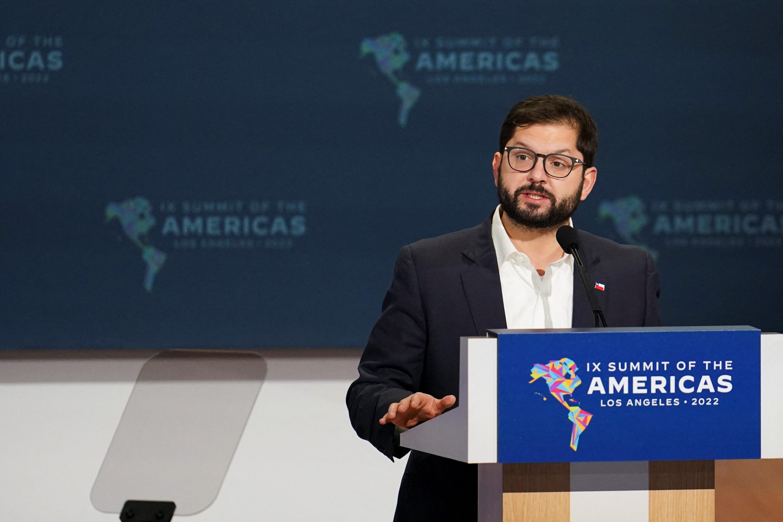 Novo presidente de esquerda do Chile é confrontado com realidade e vê apoio diminuir