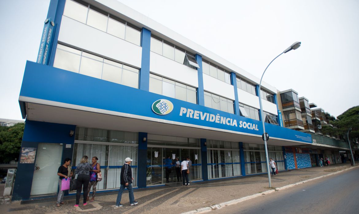 Desempregado pode ter direito a auxílio-doença e aposentadoria do INSS; confira as regras