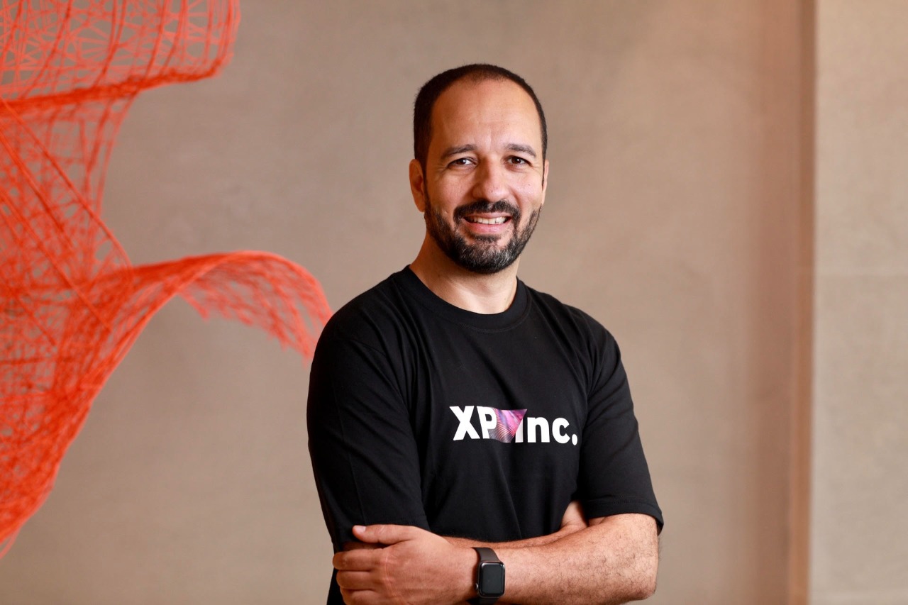 XP lança faculdade digital com graduação a custo zero