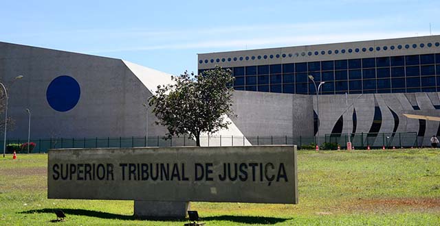 Governador de Alagoas candidato à reeleição é afastado pelo STJ