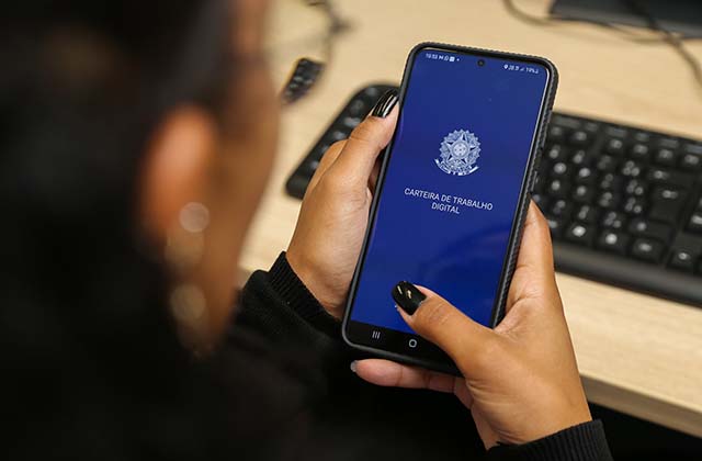 Minas gera mais de 20 mil vagas em abril