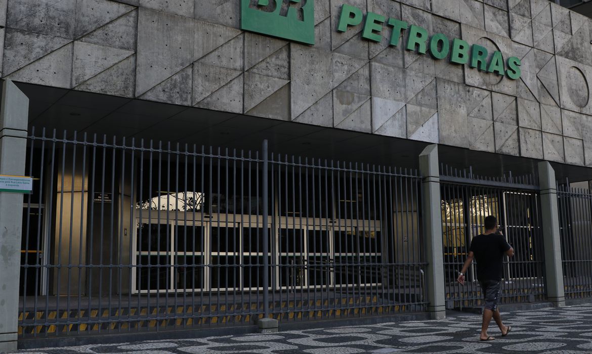 Margem de lucro da Petrobras é até 6 vezes maior do que estrangeiras