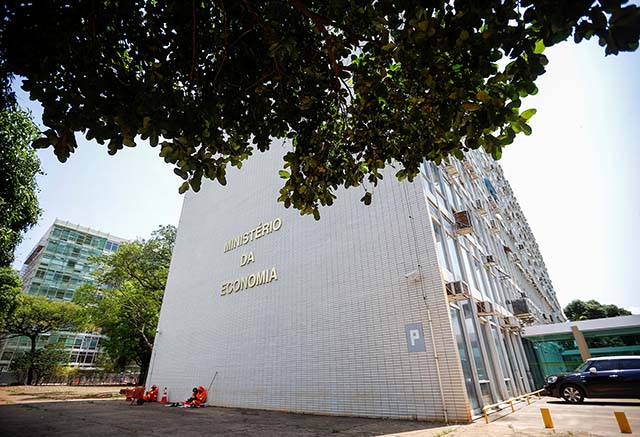 Governo central tem déficit de R$ 39,2 bi
