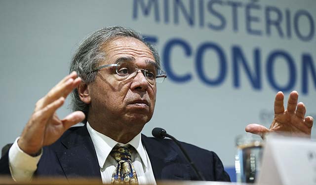 Bloqueio de R$ 8,7 bi coloca aumento de servidores em xeque
