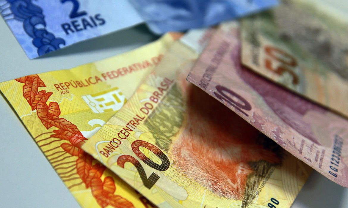 Endividamento das famílias é de 77,3% em junho, aponta CNC