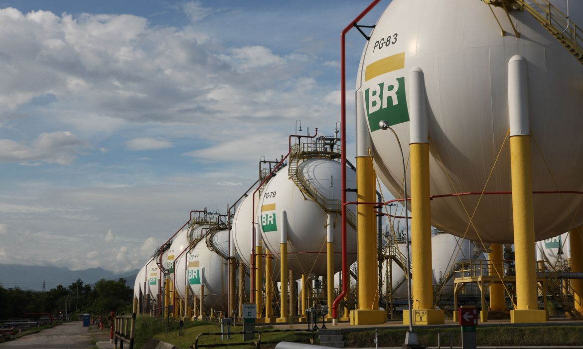 IBGE: preços da indústria sobem 1,94% em abril