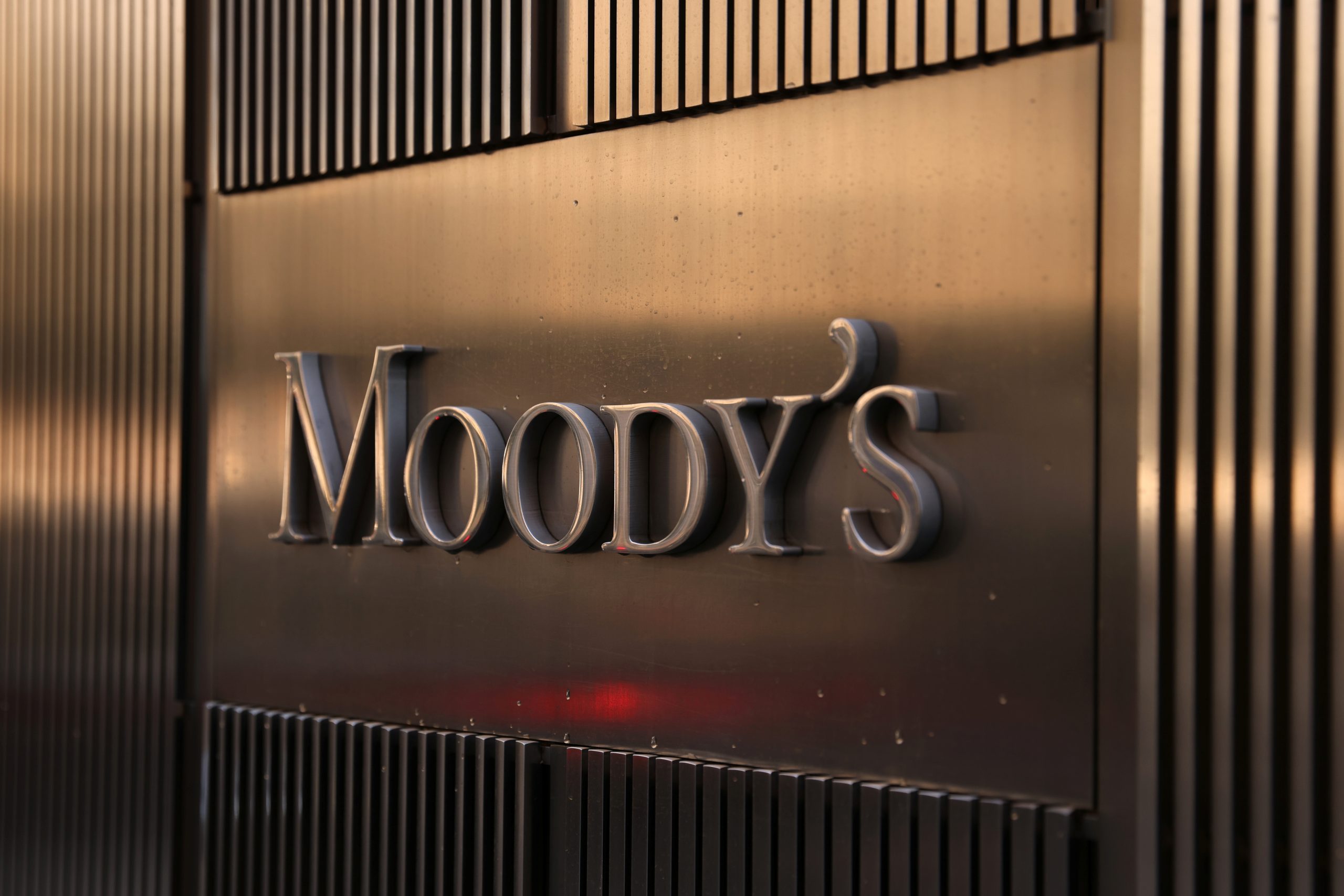 Emenda dos Benefícios é negativa para crédito do Brasil, diz Moody’s
