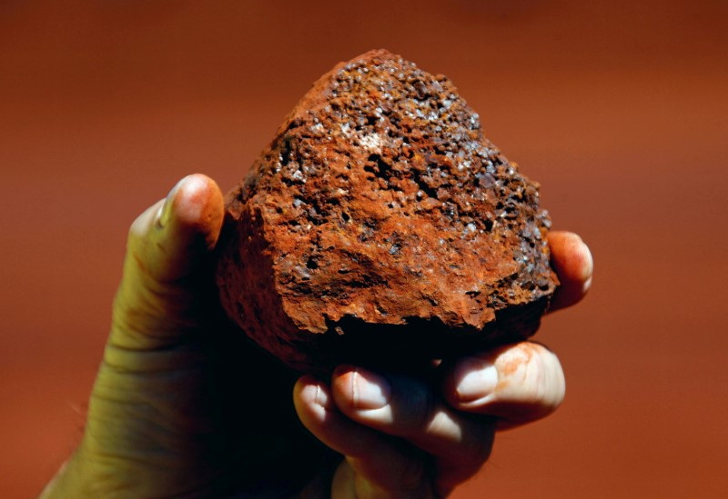 Minério de ferro cai com piora do cenário para demanda em meio a temores de recessão