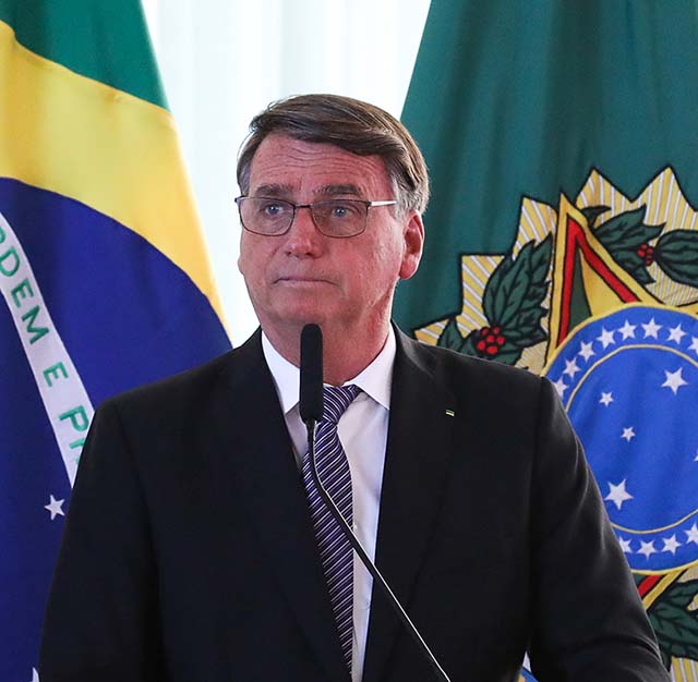 Bolsonaro insiste em atacar o sistema eleitoral brasileiro