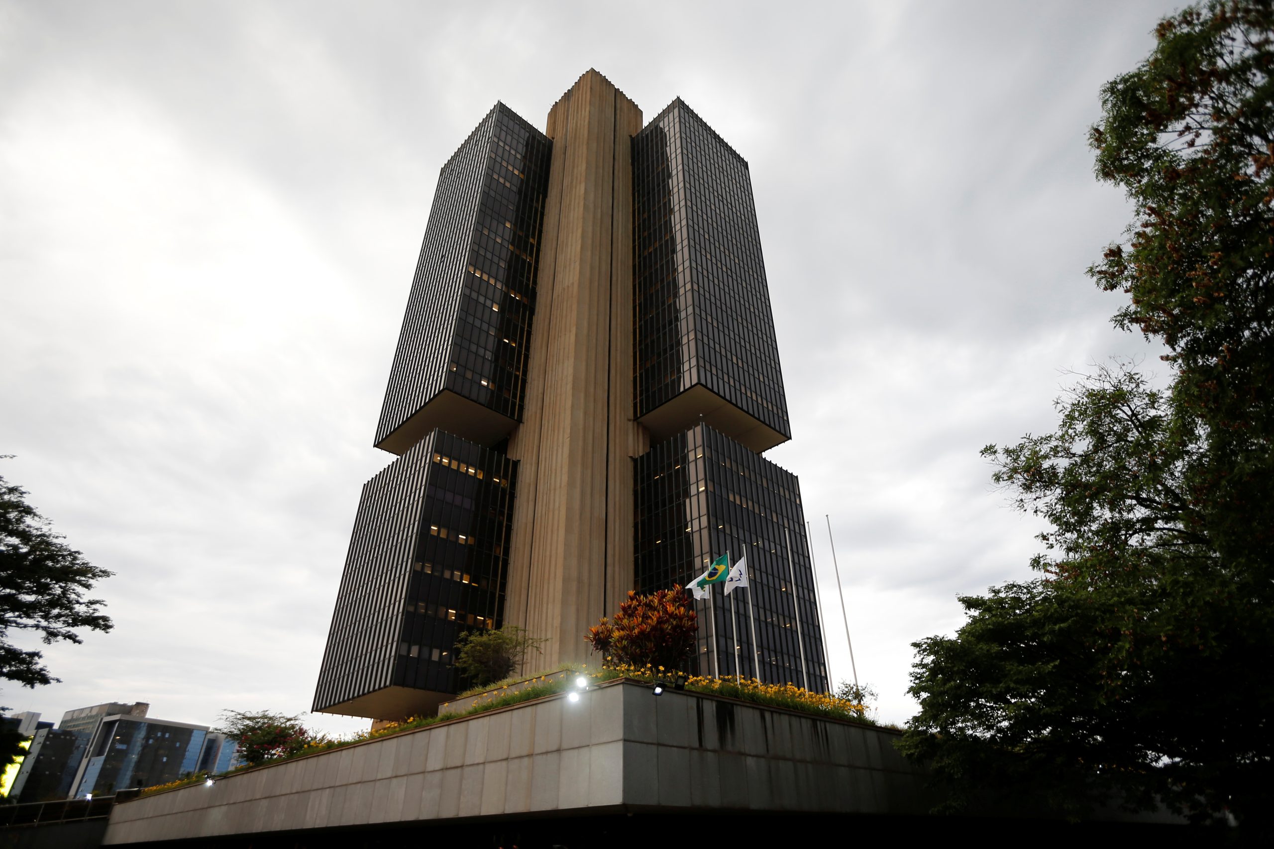 Parte do Copom vê afrouxamento mais lento nos juros se incerteza permanecer