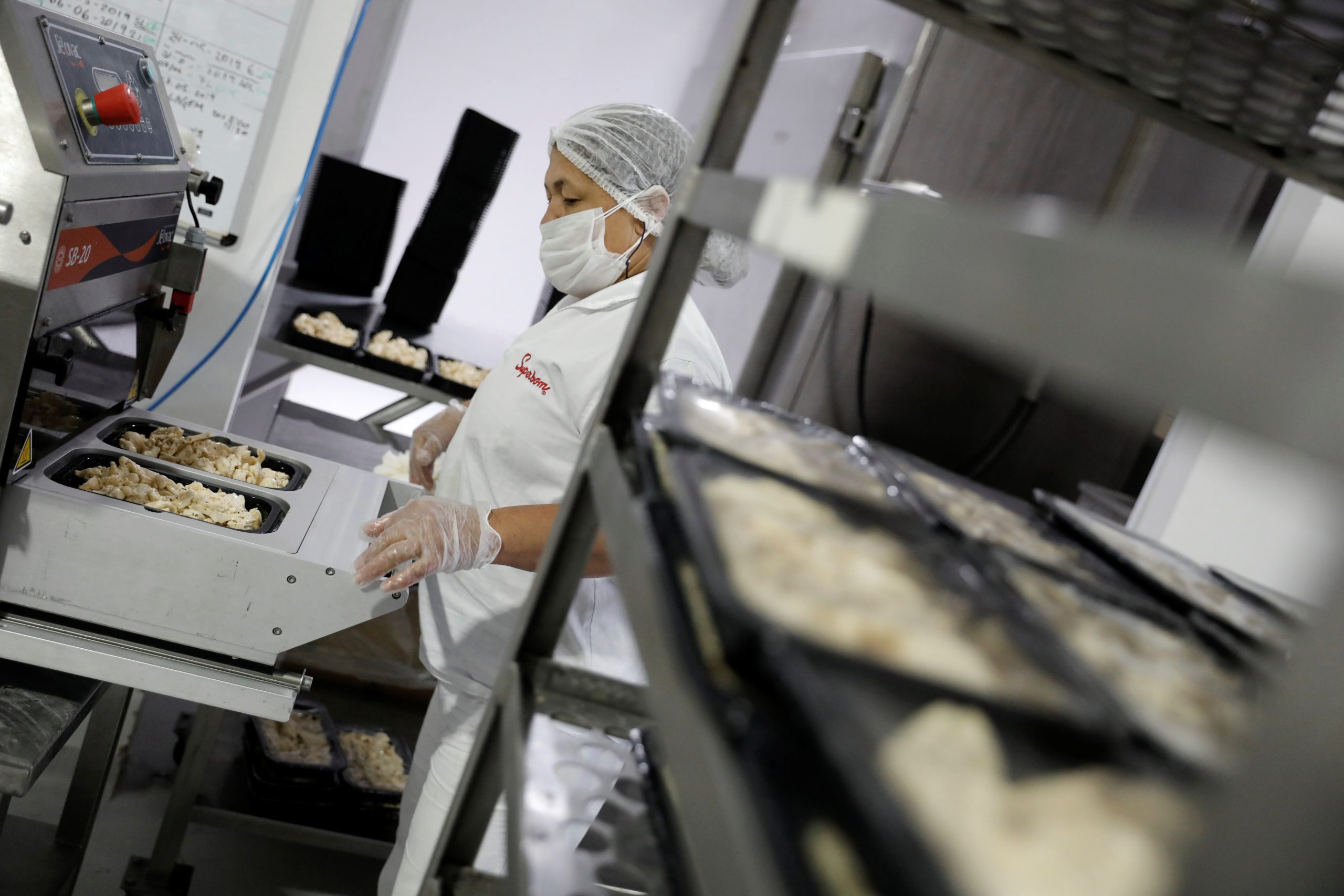Preços ao produtor no Brasil aceleram alta a 1,21% em julho por alimentos e refino