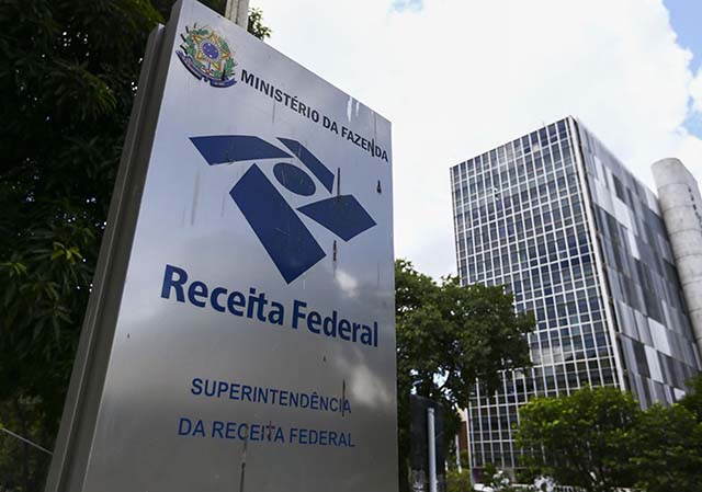 Arrecadação federal sobe 8% em agosto