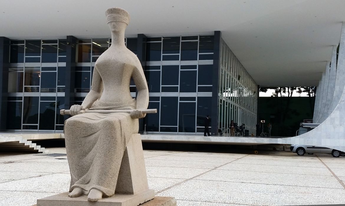 STF avalia reajuste para magistrados e pode elevar salário de ministros a R$ 46 mil