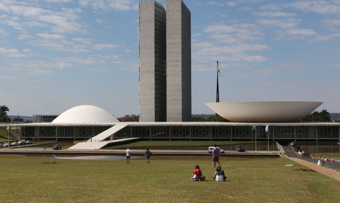 Atos mudam rumos do governo Lula e mostram oposição organizada