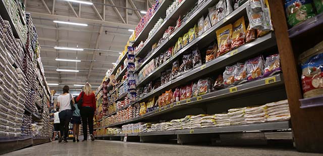 Supermercados e postos em Minas sofrem problemas de abastecimento