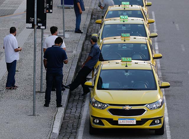 Caixa beneficia 31,8 mil taxistas