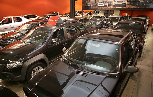 Demanda por veículos seminovos sobe em MG
