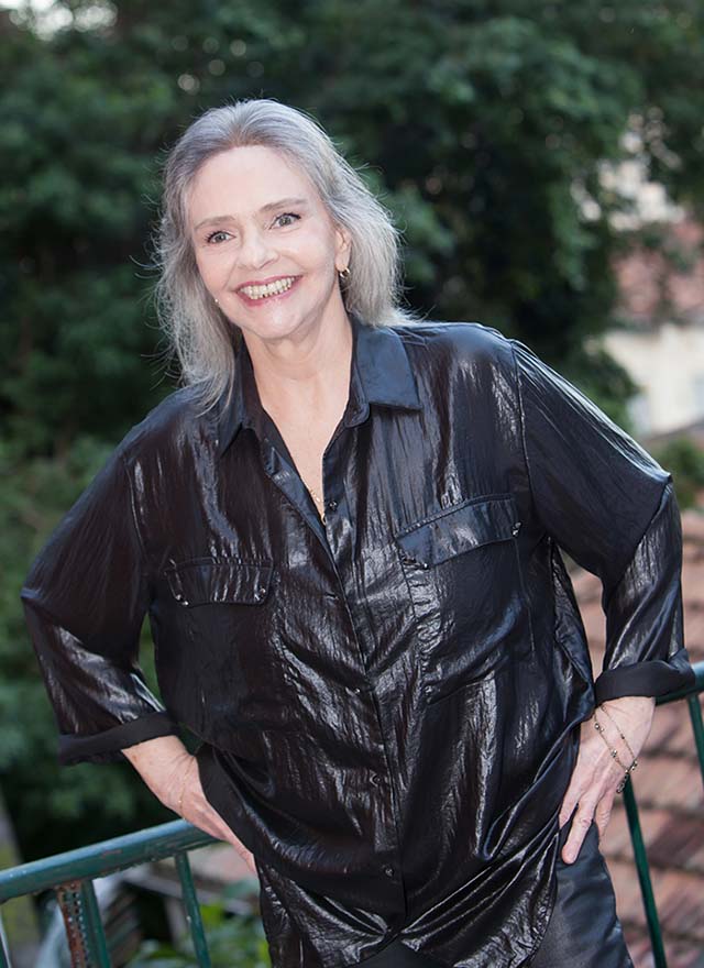 Angela Ro Ro abre nova fase do “Salve Rainhas”