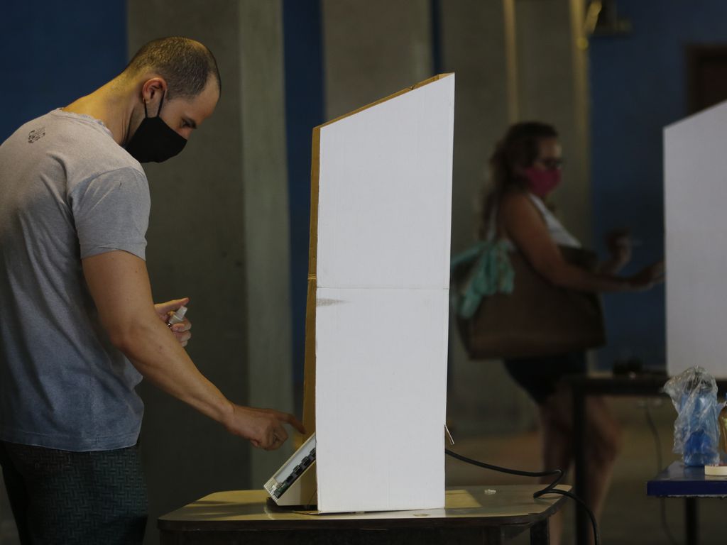 Eleitores dizem que ser mulher é característica mais desejada para vice, aponta pesquisa