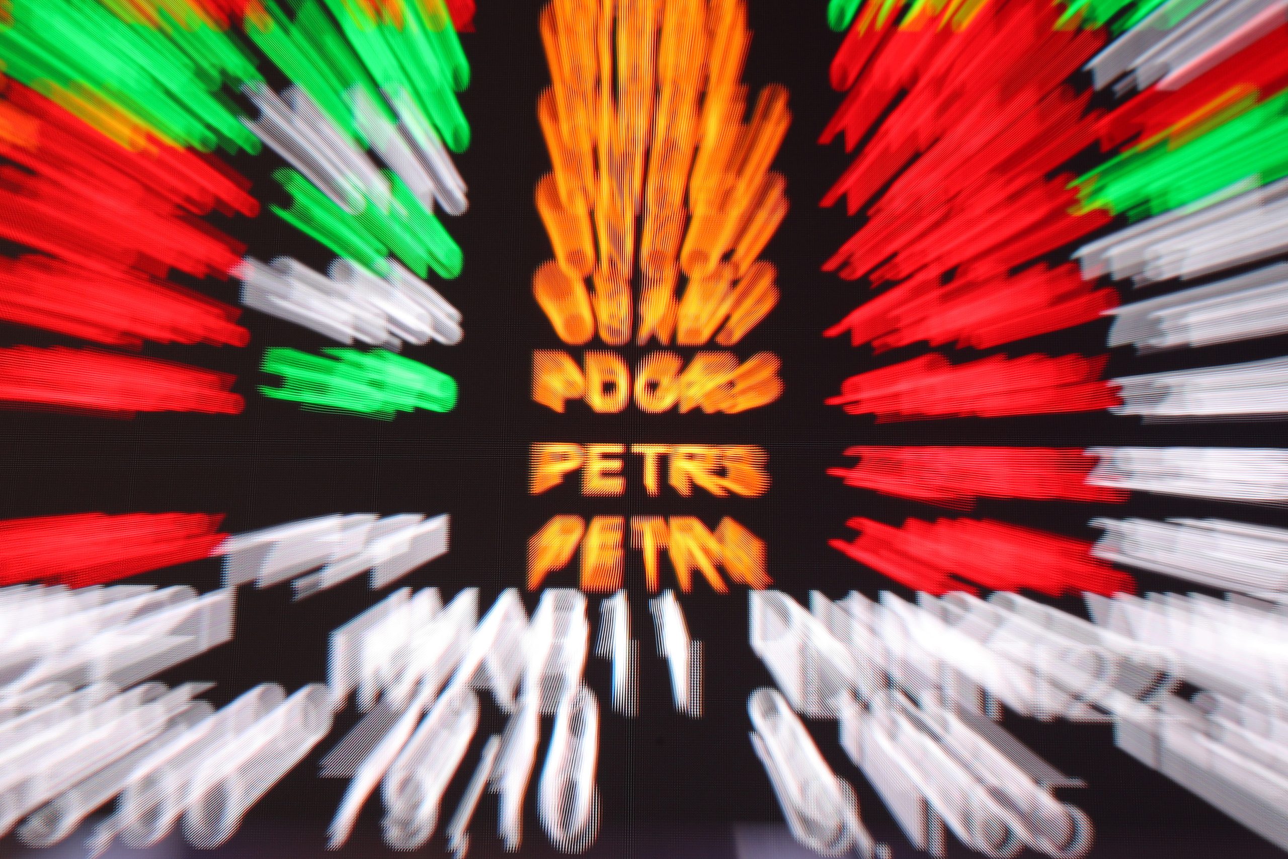 Ibovespa encontra suporte em Vale e Petrobras, mas Wall St reduz fôlego