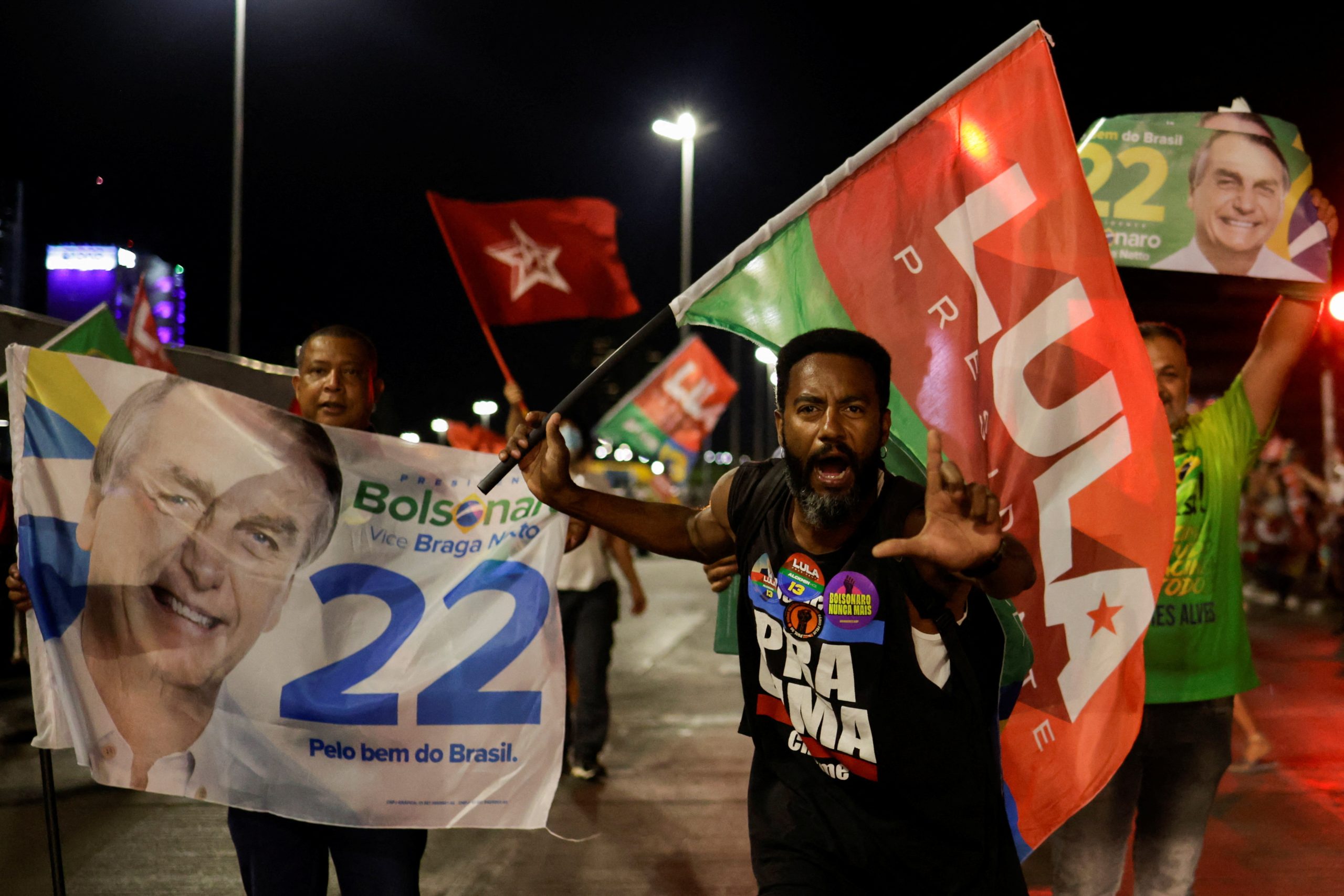 Lula e Bolsonaro se concentram em MG e SP com disputa apertada