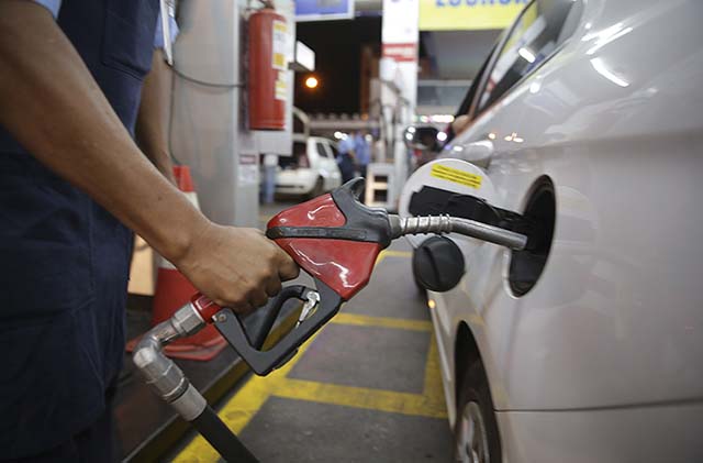 Raízen é condenada por distribuição de combustível batizado